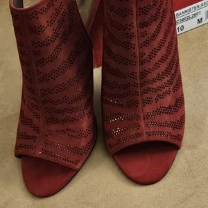Carlos Santana Womens size 10 peep toe,sling back shoe